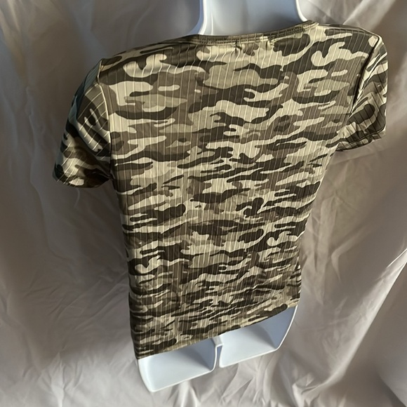 Top - Picture 2 of 3